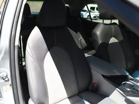 Certified 2018 Toyota Camry XLE FWD image 27