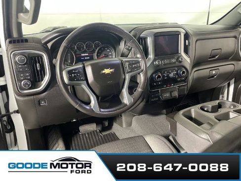 Used 2022 Chevrolet Silverado 2500 LT w/ Convenience Package AWD/4WD image 9
