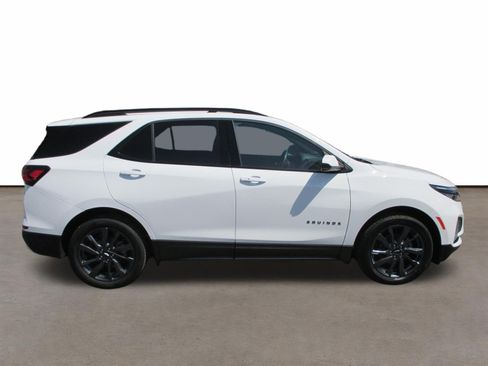 Used 2024 Chevrolet Equinox RS w/ LPO, Floor Liner Package FWD image 2