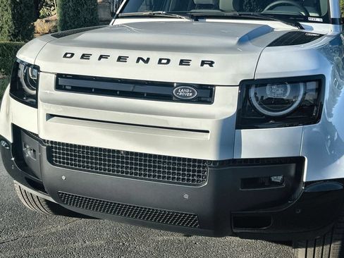 Used 2026 Land Rover Defender 130 X-Dynamic SE AWD/4WD image 9