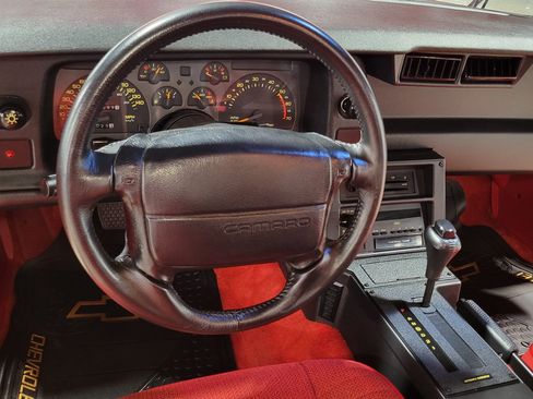 Used 1991 Chevrolet Camaro Z28 RWD image 15