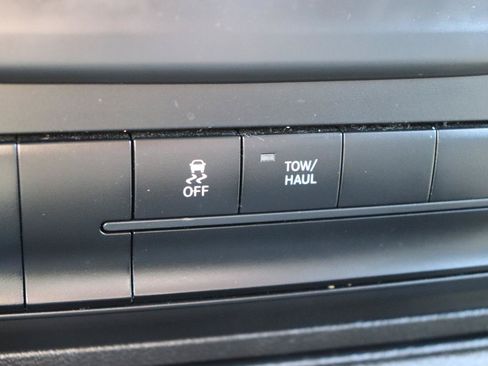 Used 2024 RAM 1500 Classic SLT AWD/4WD image 33