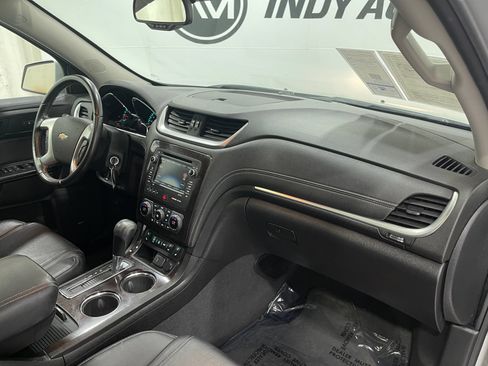 Used 2017 Chevrolet Traverse LT AWD/4WD image 19