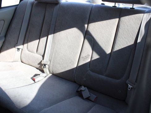 Used 2004 Hyundai Elantra GLS FWD image 18