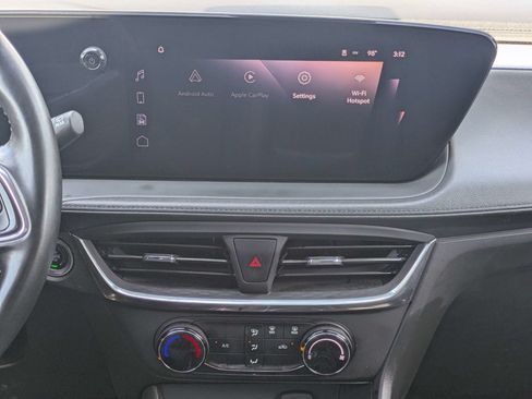 Used 2024 Buick Encore GX Preferred FWD image 5