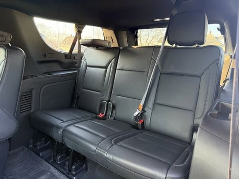 Used 2023 GMC Yukon XL Denali w/ Denali Reserve Package image 9