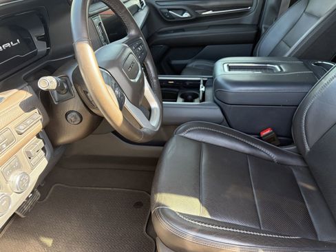 Used 2023 GMC Yukon Denali w/ Max Trailering Package AWD/4WD image 12
