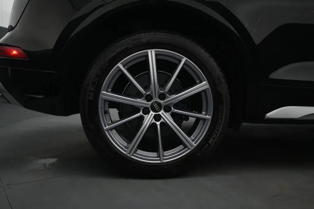 Used 2022 Audi SQ5 Premium Plus w/ Premium Plus Package AWD/4WD image 18