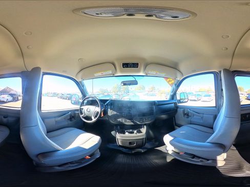 Used 2017 Chevrolet Express 2500 LS image 27