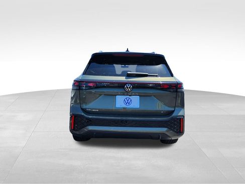 New 2026 Volkswagen Tiguan SEL R-Line AWD/4WD image 5
