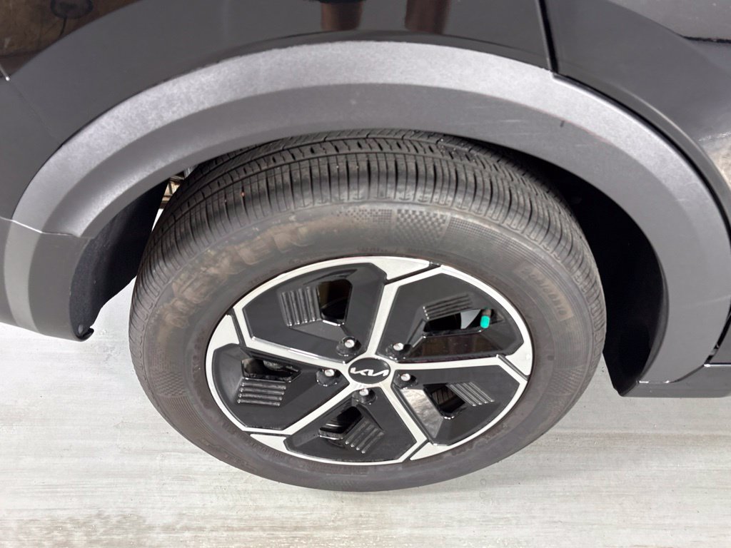 New 2026 Kia Niro LX FWD image 10