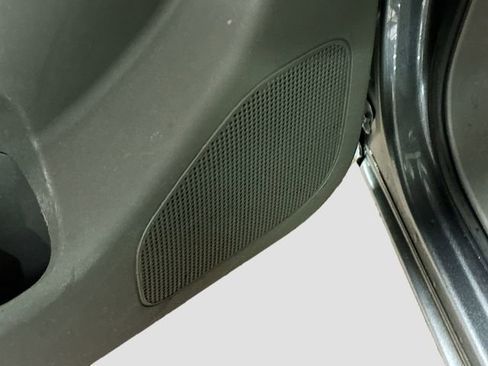 Used 2020 Nissan Frontier SV image 19