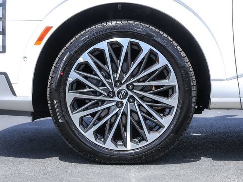 Certified 2026 Hyundai Palisade Calligraphy AWD/4WD image 18