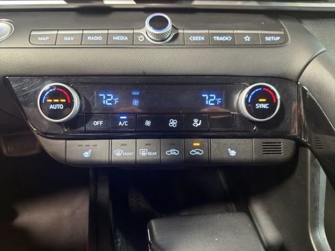 Used 2023 Hyundai Elantra SEL w/ Convenience Package FWD image 14