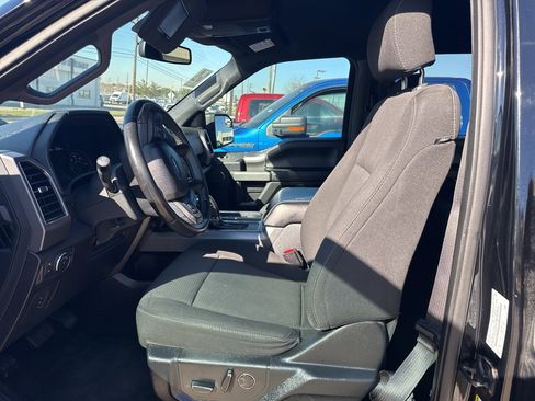 Used 2017 Ford F150 XLT w/ Equipment Group 302A Luxury image 11