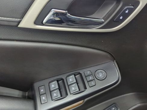 Used 2019 GMC Yukon Denali w/ Enhanced Security Package AWD/4WD image 10