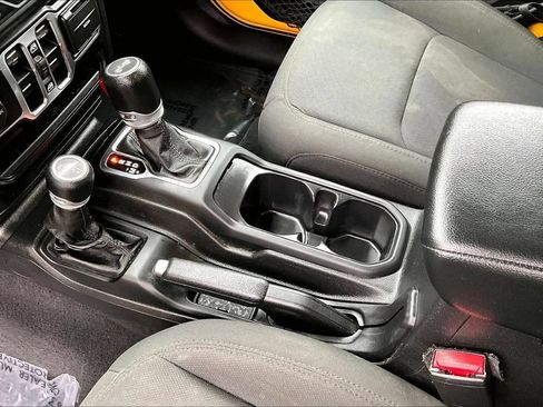 Used 2021 Jeep Wrangler Unlimited Sport AWD/4WD image 30