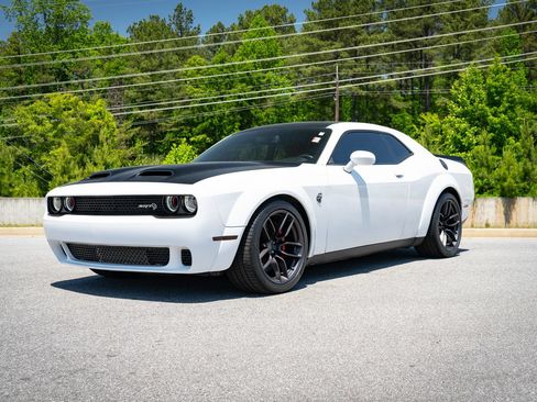 Used 2019 Dodge Challenger SRT Hellcat RWD image 10
