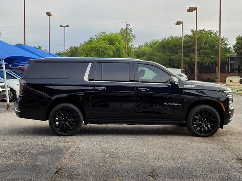 Used 2026 Chevrolet Suburban High Country RWD image 7