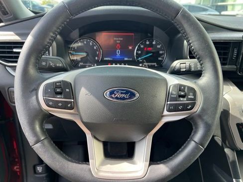 Certified 2023 Ford Explorer XLT w/ Equipment Group 202A AWD/4WD image 25