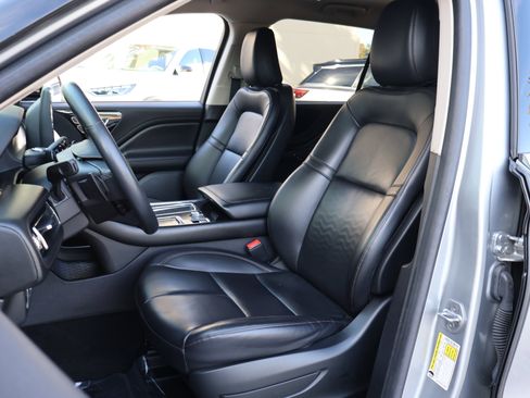 Used 2021 Lincoln Aviator 2WD w/ Elements Package image 2