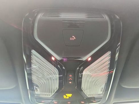 Used 2024 BMW X7 xDrive40i w/ M Sport Package image 63