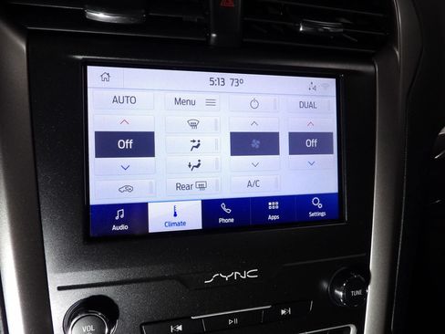 Used 2020 Ford Fusion SE image 13