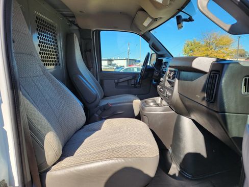 Used 2020 Chevrolet Express 2500 w/ Driver Convenience Package image 13