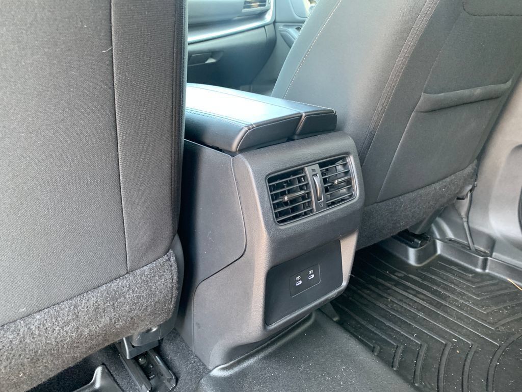 Used 2024 Nissan Rogue SV FWD image 25
