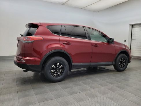 Used 2018 Toyota RAV4 LE image 10