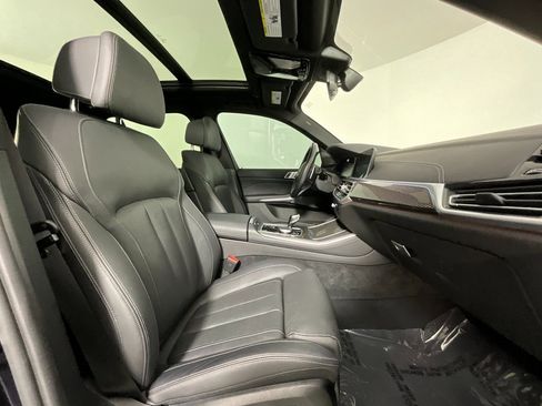Used 2022 BMW X5 M50i image 20
