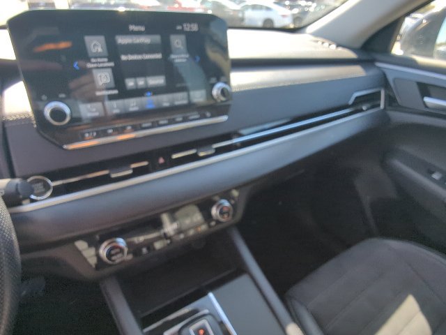 Used 2024 Mitsubishi Outlander AWD image 16