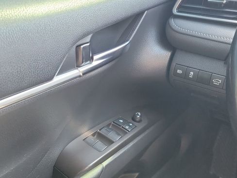 Certified 2022 Toyota Camry SE w/ Cold Weather Package AWD/4WD image 19