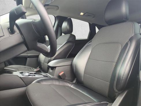 Used 2024 Ford Escape SE image 19