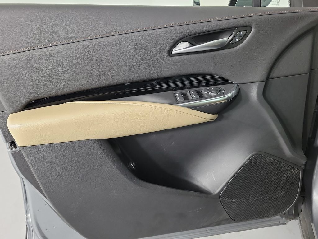 Certified 2024 Cadillac XT4 Luxury FWD image 19