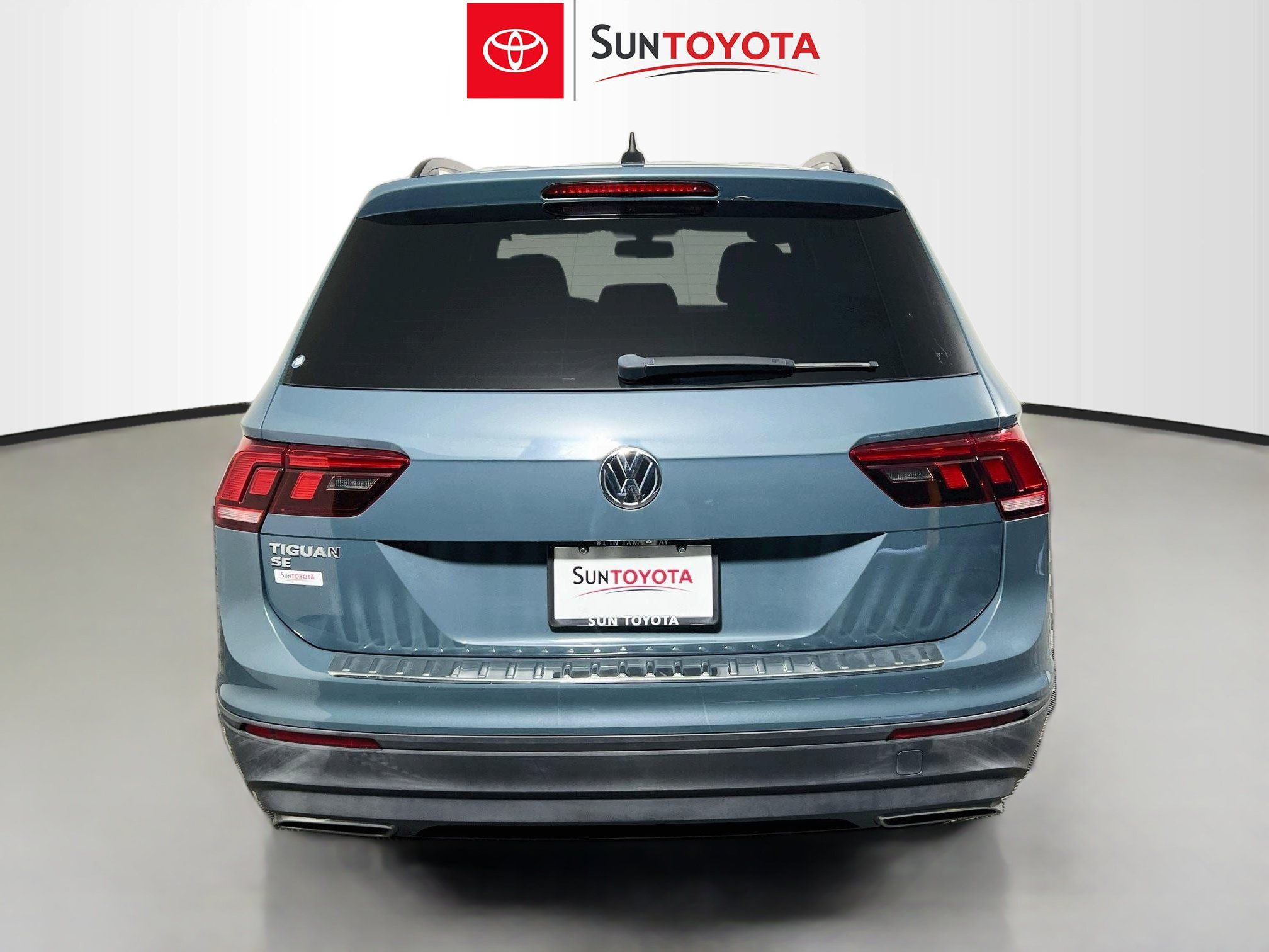 Used 2019 Volkswagen Tiguan SE w/ Panoramic Sunroof Package FWD image 5