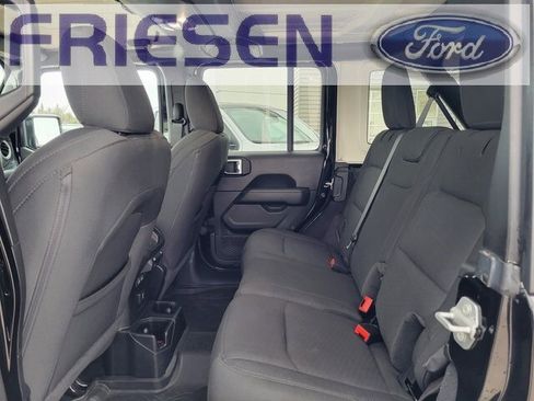 Used 2020 Jeep Wrangler Unlimited Sahara image 23