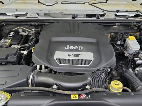 Used 2014 Jeep Wrangler Sport AWD/4WD image 25