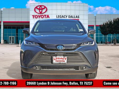 Used 2024 Toyota Venza LE image 6