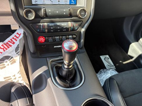 Used 2017 Ford Mustang Shelby GT350 RWD image 23