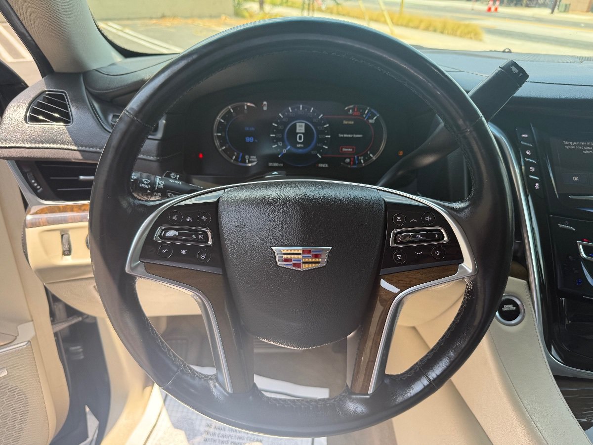 Used 2019 Cadillac Escalade Premium Luxury AWD/4WD image 23