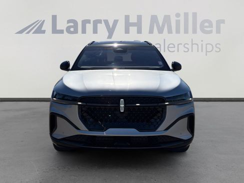 Used 2024 Lincoln Nautilus Reserve w/ Equipment Group 202A AWD/4WD image 9