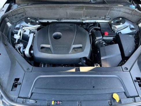 Used 2016 Volvo XC90 T6 Momentum AWD/4WD image 26