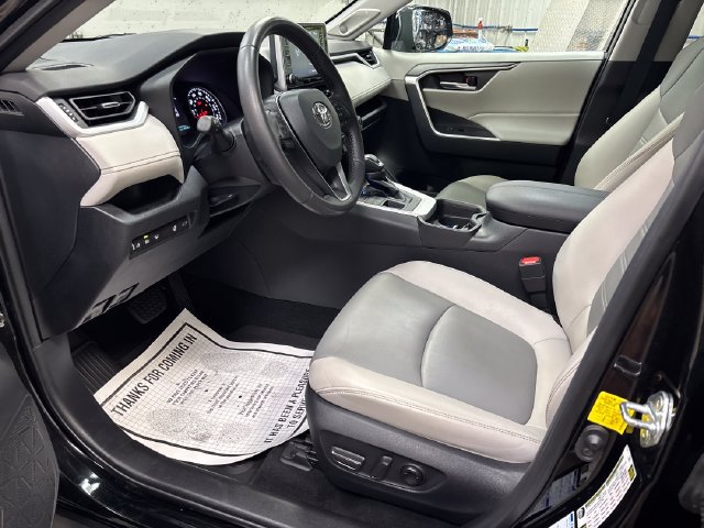 Used 2021 Toyota RAV4 XLE Premium AWD/4WD image 11
