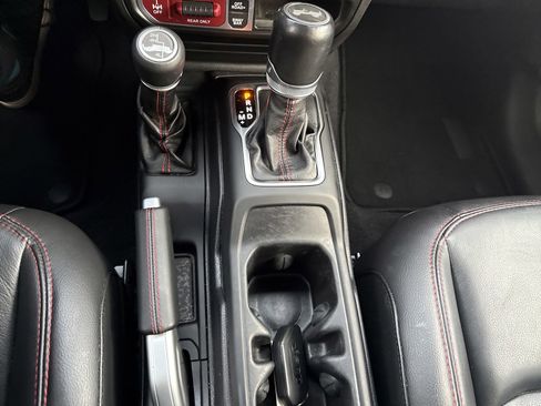 Used 2021 Jeep Wrangler Unlimited Rubicon image 24