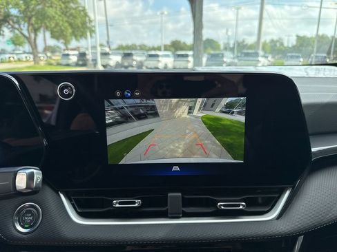 Used 2026 Chevrolet Equinox LT w/ Convenience Package II FWD image 12