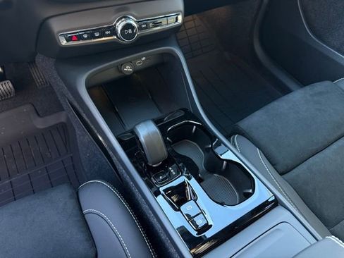 New 2026 Volvo XC40 B5 Ultra w/ Protection Package Premier image 18