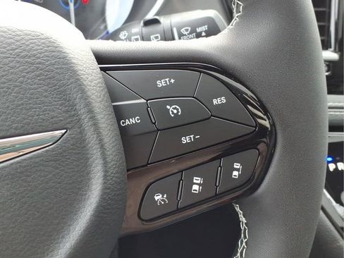 New 2026 Chrysler Pacifica Select w/ S Appearance Package image 26