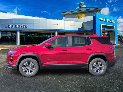 New 2026 Chevrolet Equinox LT w/ Convenience Package II image 2