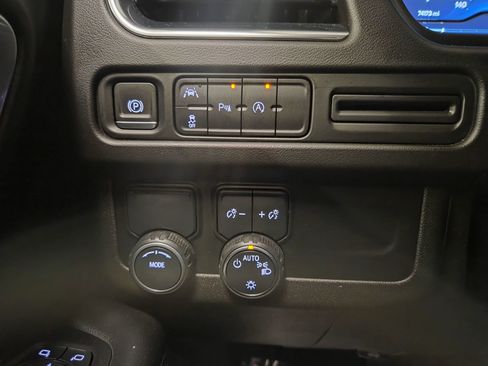 Used 2023 Chevrolet Suburban Premier RWD image 23